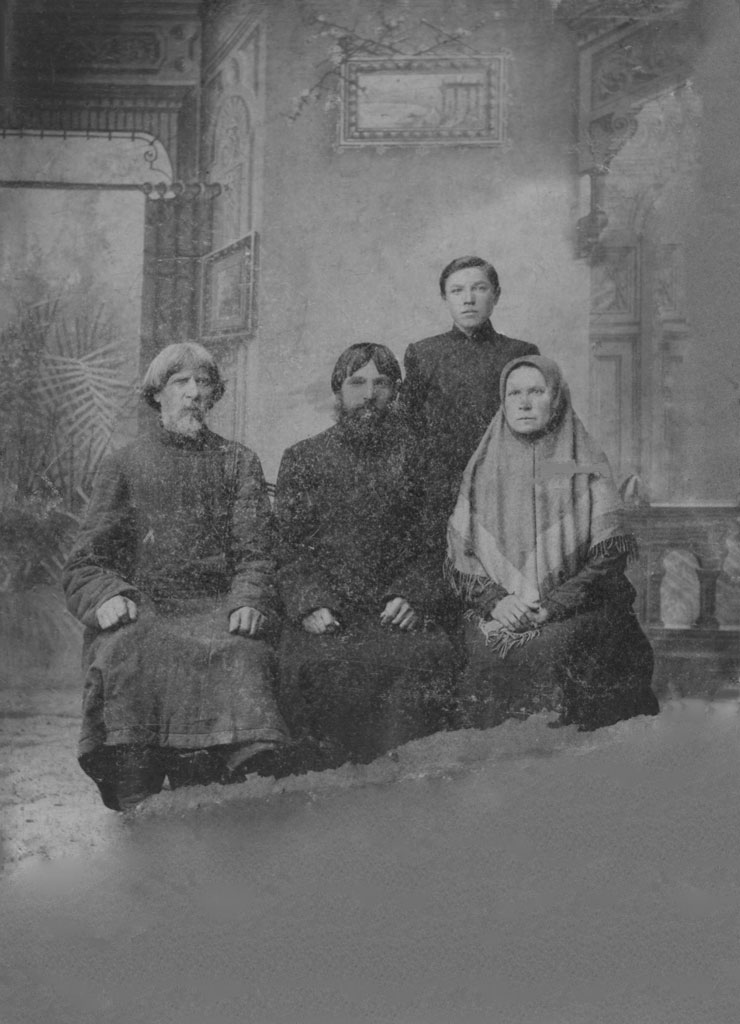 Иван Матвеевич, отец Анны, Жулины: Андрей Михайлович, Григорий Андреевич, Анна Ивановна, май 1910 год, праздник Николая Угодника
