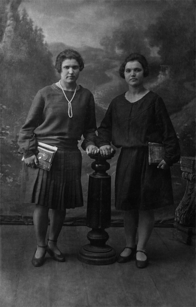 Поля и Шура Сорокины, май 1931 года. Фото А. Аббакумов