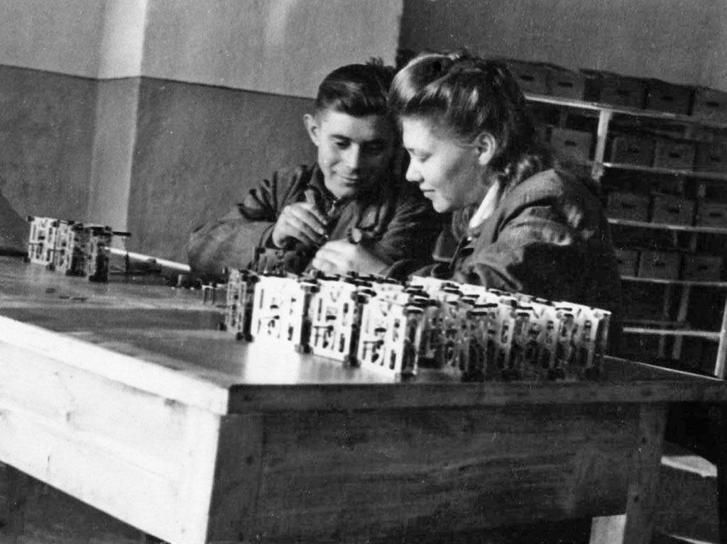 освоение механизма часов с кукушкой, Сердобский часовой завод, СЧЗ, 1950-е годы