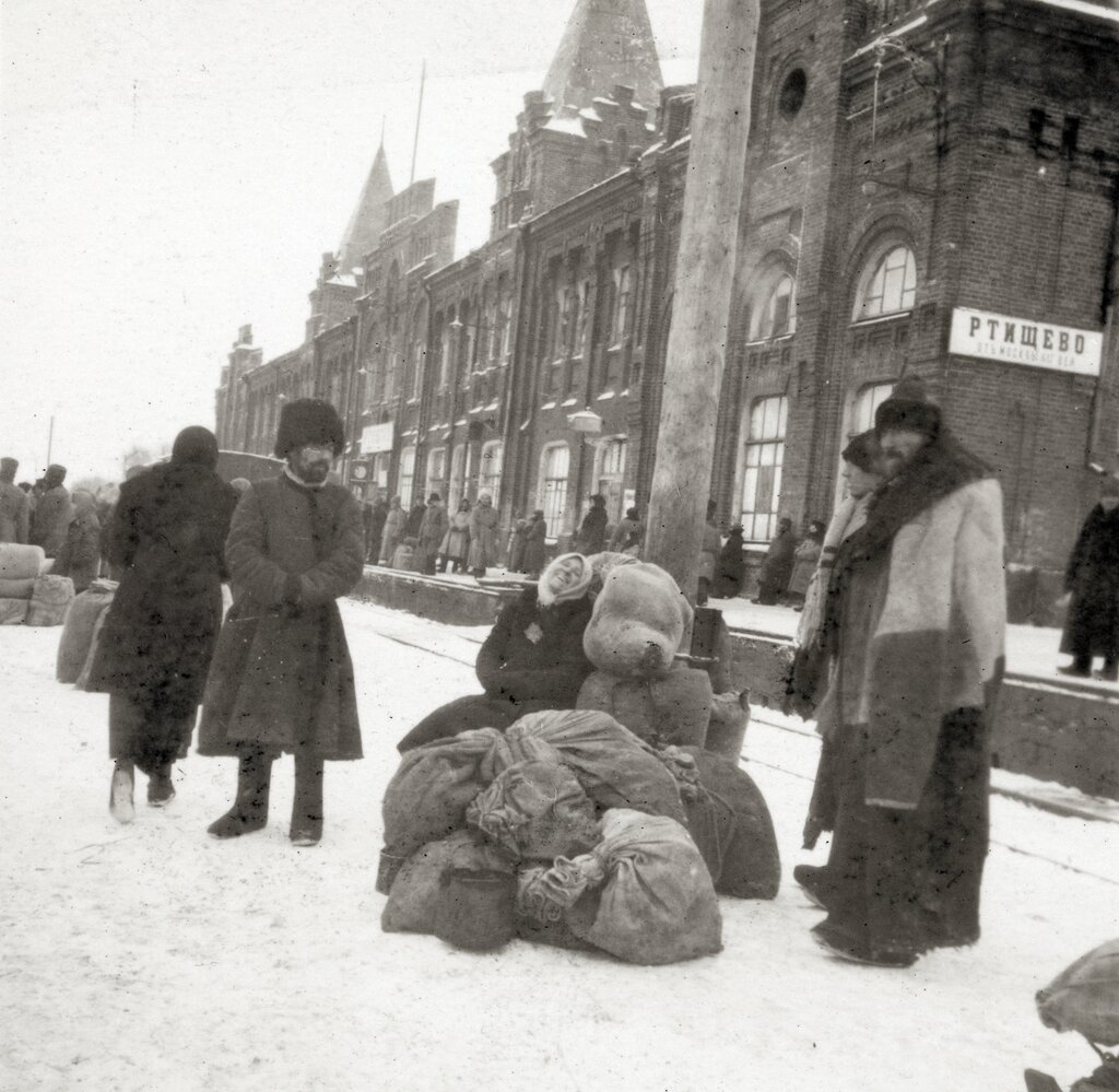 беженцы на вокзале Ртищево-I, фото из архива Ф. Нансена, ноябрь-декабрь 1921 год