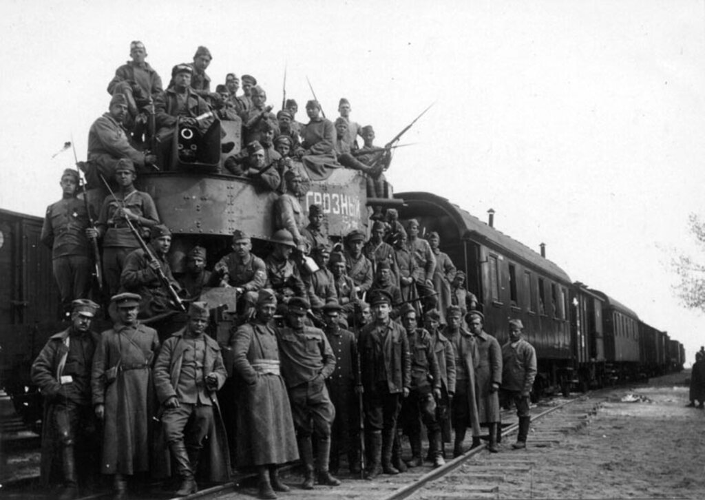 improvizovaný obrněný vlak «Groznyj», stanice Serdobsk, května 1918